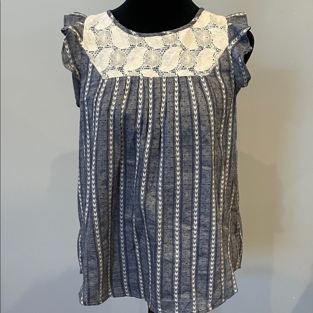 Women's Blue and White Sleeveless Top ruffled cap sleeves like new